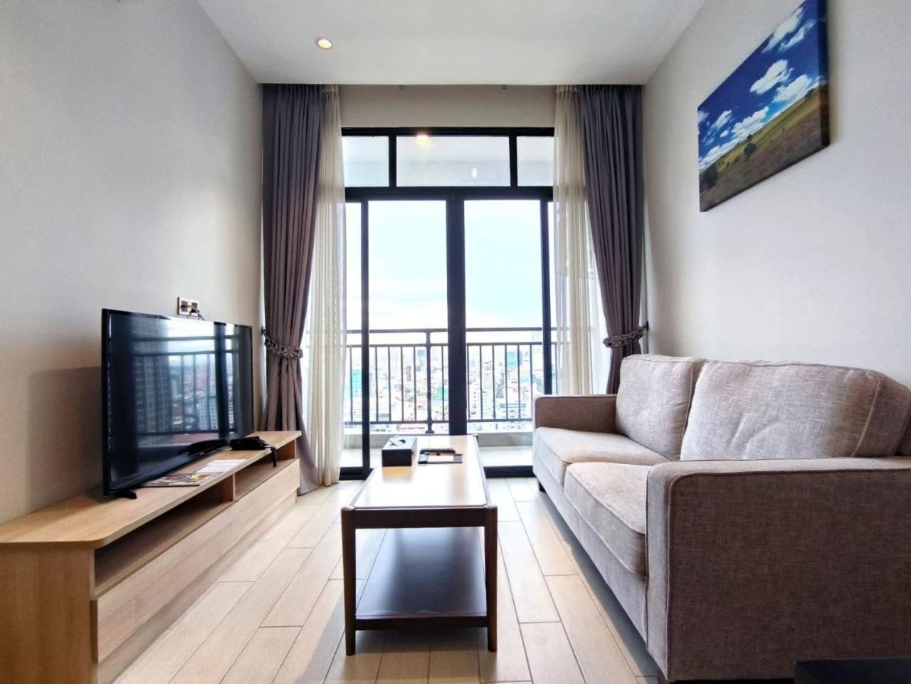 The View Serviced Residence 豪景日式酒店公寓 Phnom Penh Esterno foto