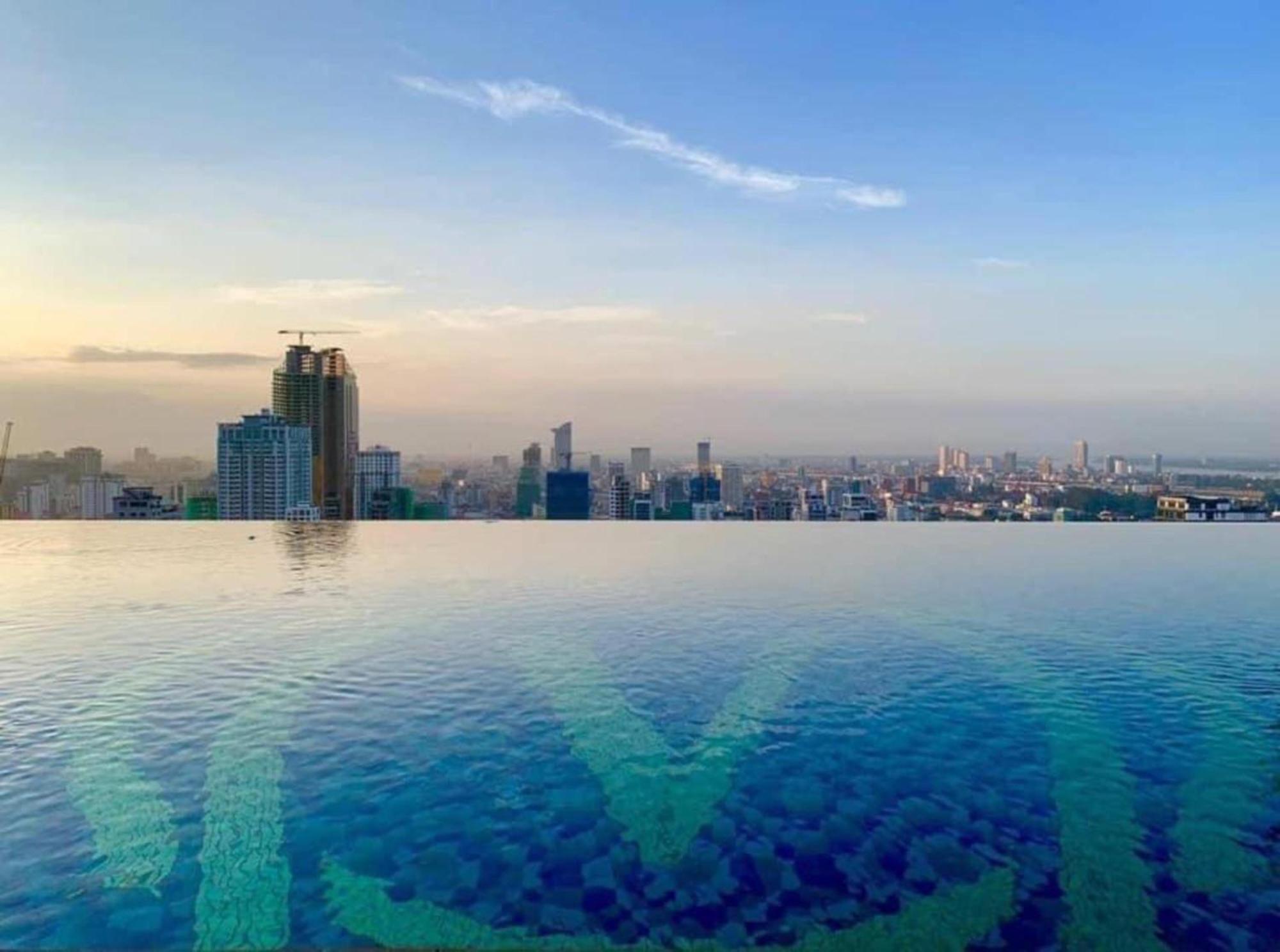 The View Serviced Residence 豪景日式酒店公寓 Phnom Penh Esterno foto